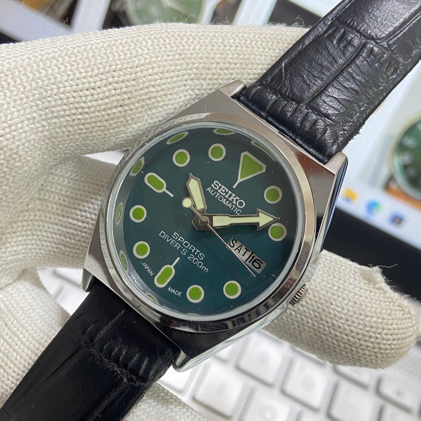 Vintage Seiko 5 Automatic17Jewels Cal. 6309 Green Face Black Band Men's Wrist Watch SB12