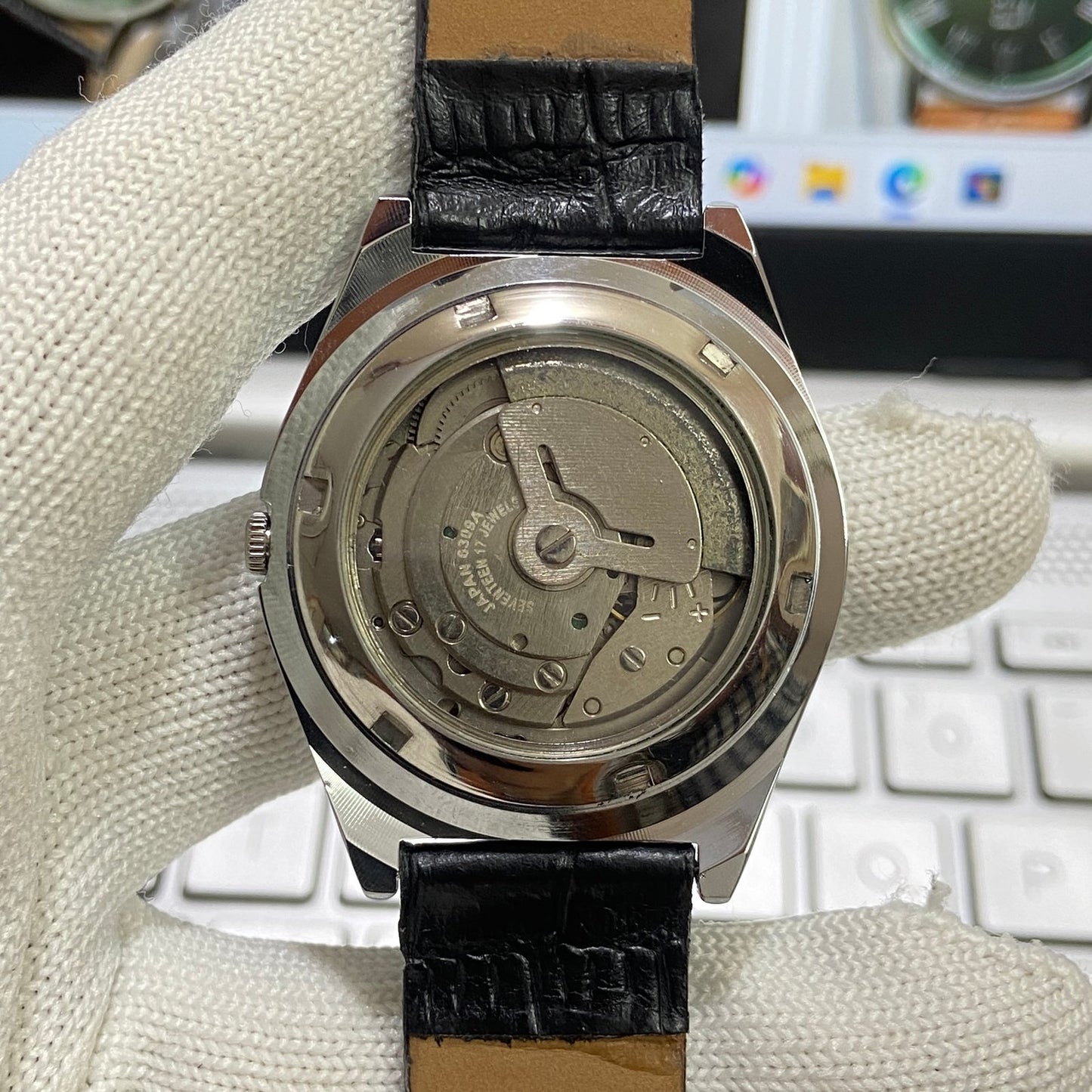 Vintage Seiko 5 Automatic17Jewels Cal. 6309 Green Face Black Band Men's Wrist Watch SB12
