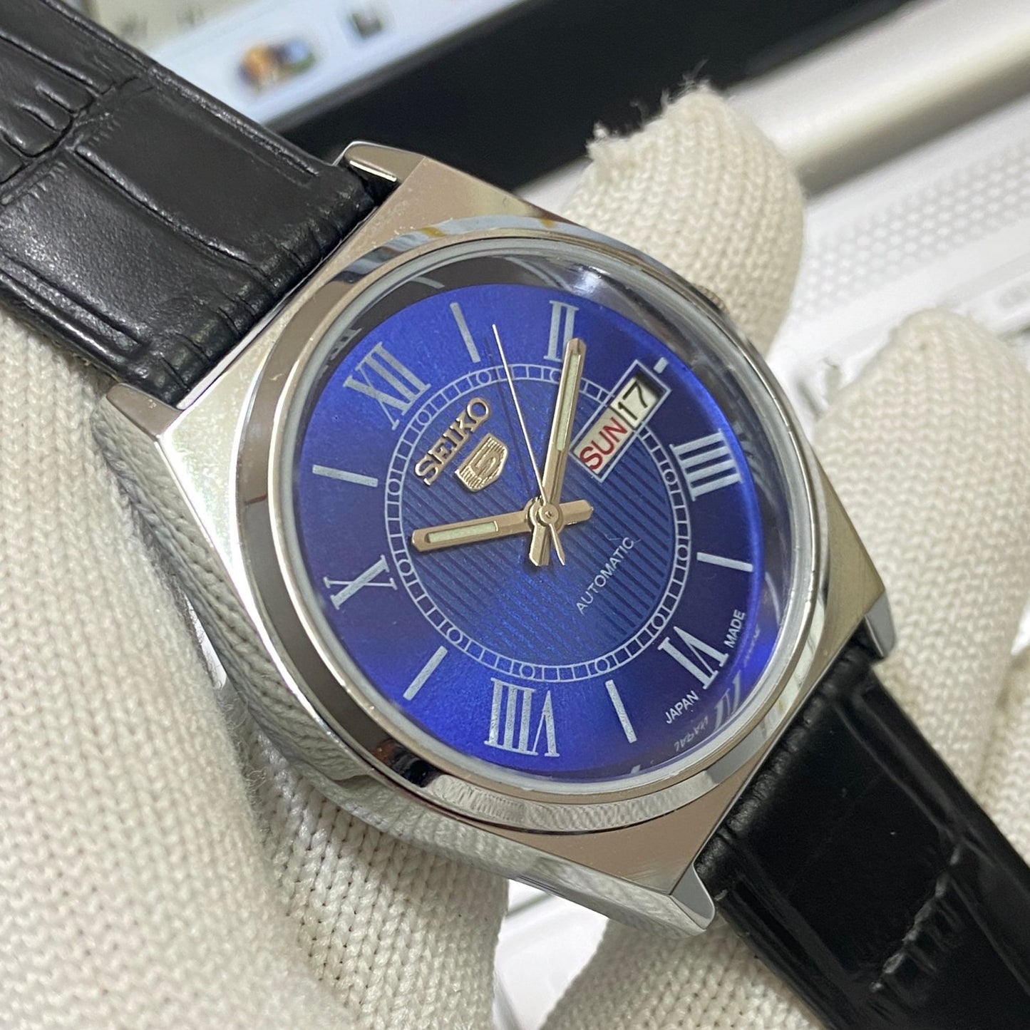 Vintage Seiko 5 Automatic17Jewels Cal. 6309 Blue Face Black Band Men's Wrist Watch SB14