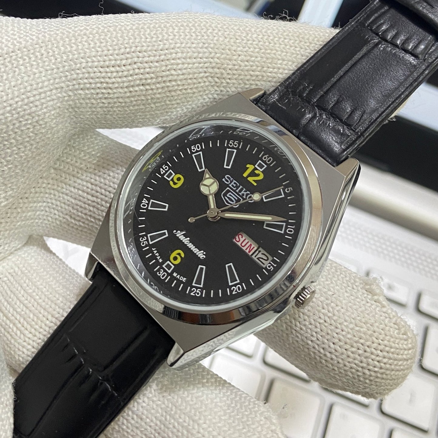 Vintage Seiko 5 Automatic17Jewels Cal. 6309 Black Face Black Band Men's Wrist Watch SB15