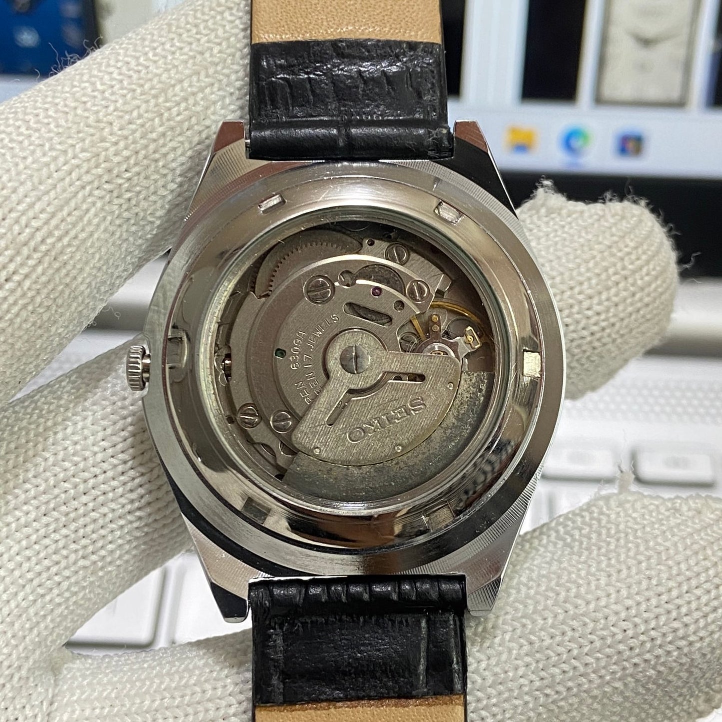 Vintage Seiko 5 Automatic17Jewels Cal. 6309 Black Face Black Band Men's Wrist Watch SB15