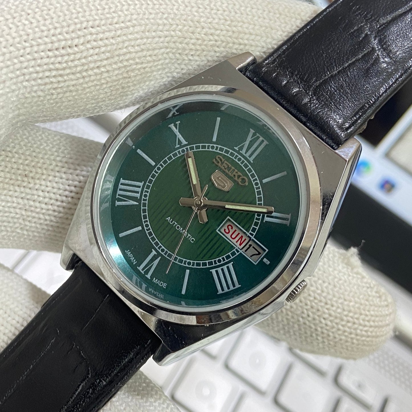 Vintage Seiko 5 Automatic17Jewels Cal. 6309 Green Face Black Band Men's Wrist Watch SB19