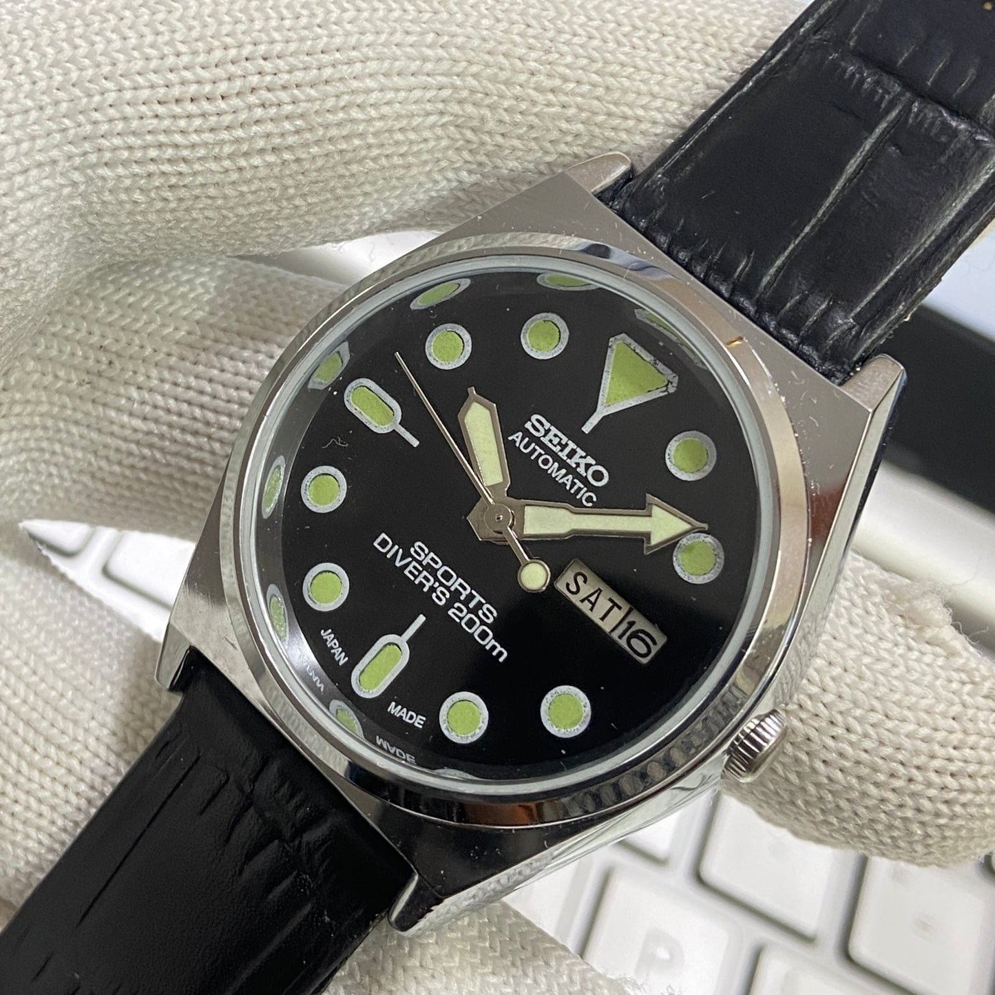 Vintage Seiko 5 Automatic17Jewels Cal. 6309 Black Face Black Band Men's Wrist Watch SB22
