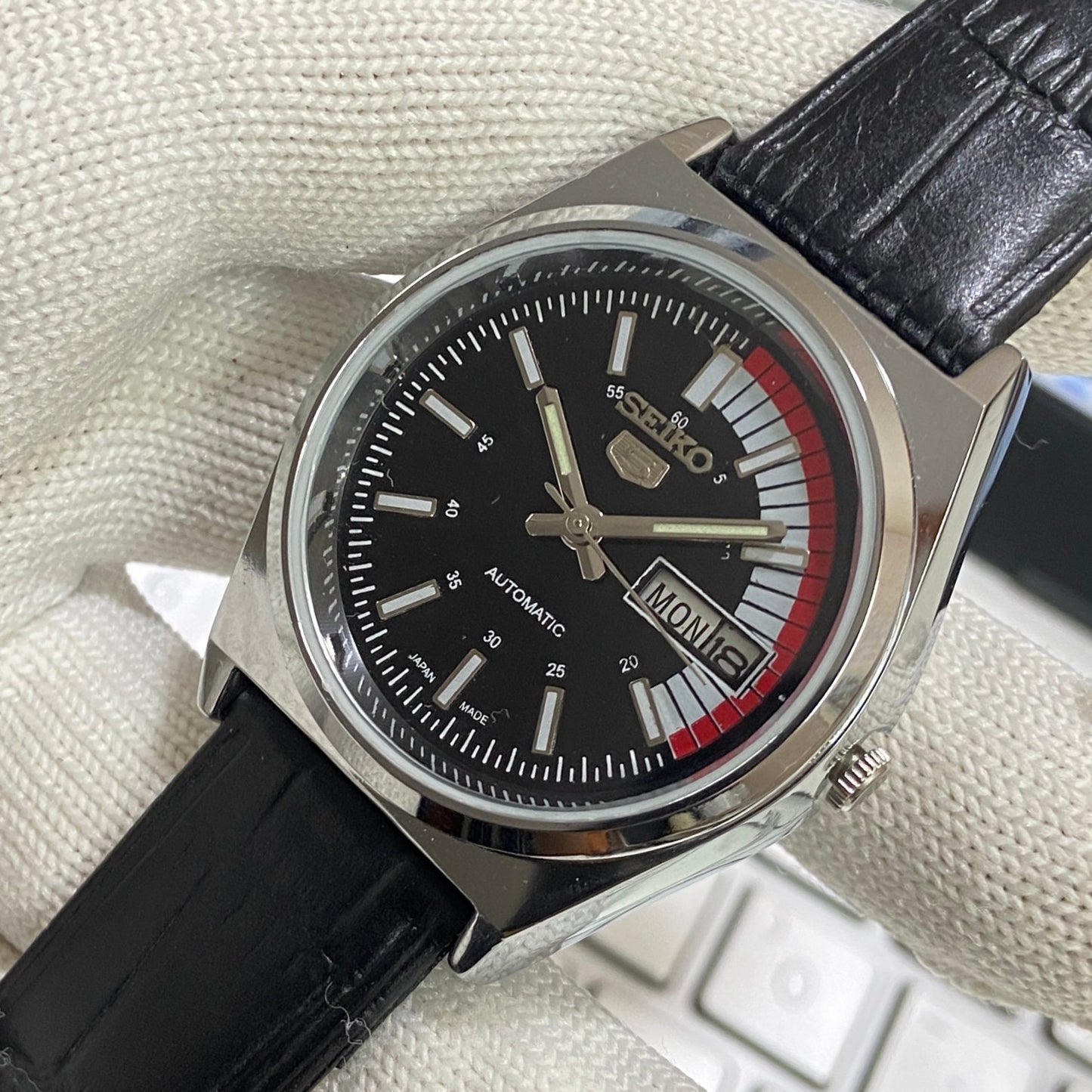 Vintage Seiko 5 Automatic17Jewels Cal. 6309 Black Face Black Band Men's Wrist Watch SB23