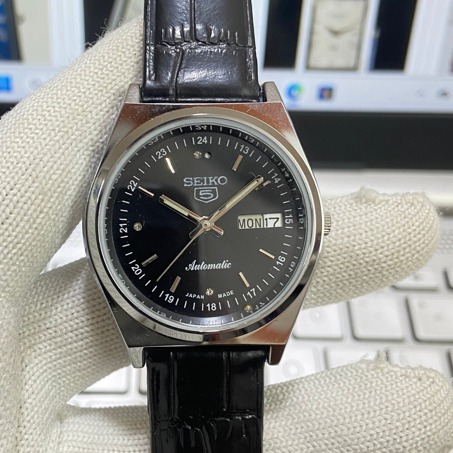 Vintage Seiko 5 Automatic17Jewels Cal. 6309 Black Face Black Band Men's Wrist Watch SB24