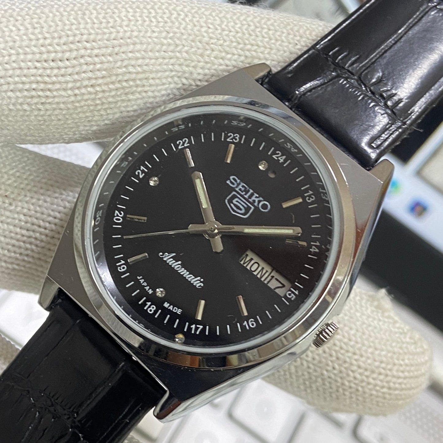 Vintage Seiko 5 Automatic17Jewels Cal. 6309 Black Face Black Band Men's Wrist Watch SB24