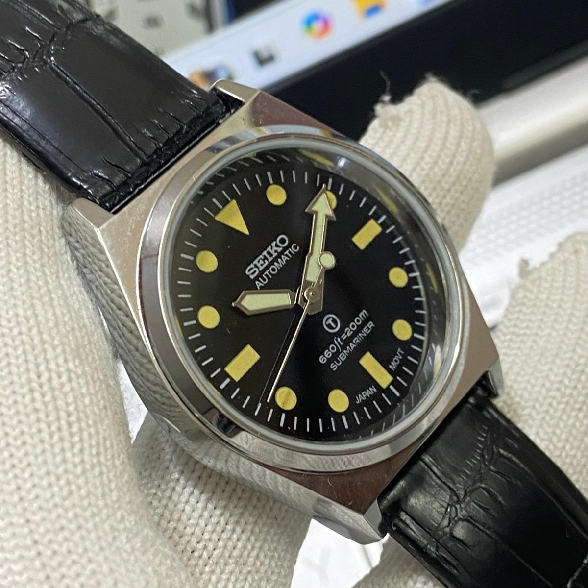 Vintage MOD Seiko 5 Automatic17Jewels Cal. 6309 Black Face Black Band Men's Wrist Watch SB25