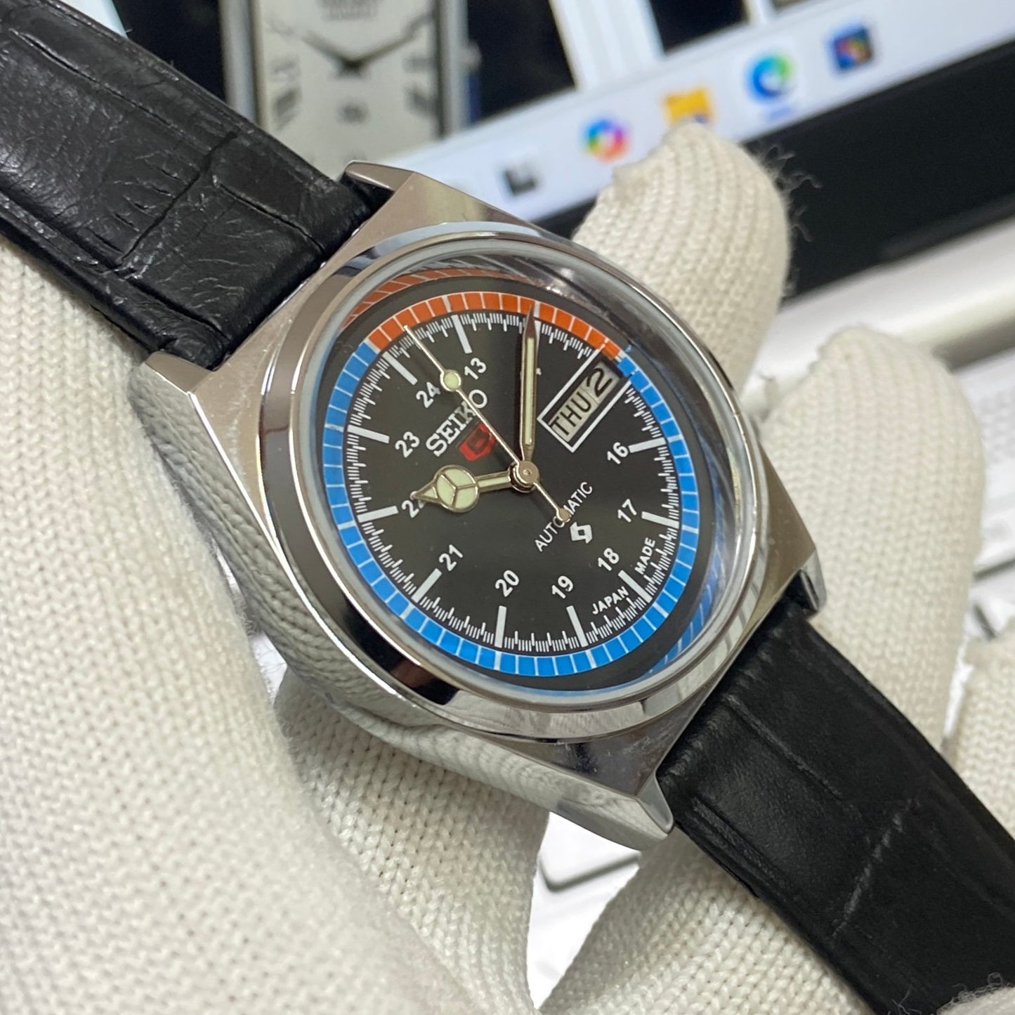 Vintage Seiko 5 Automatic17Jewels Cal. 6309 Black Face Black Band Men's Wrist Watch SB26