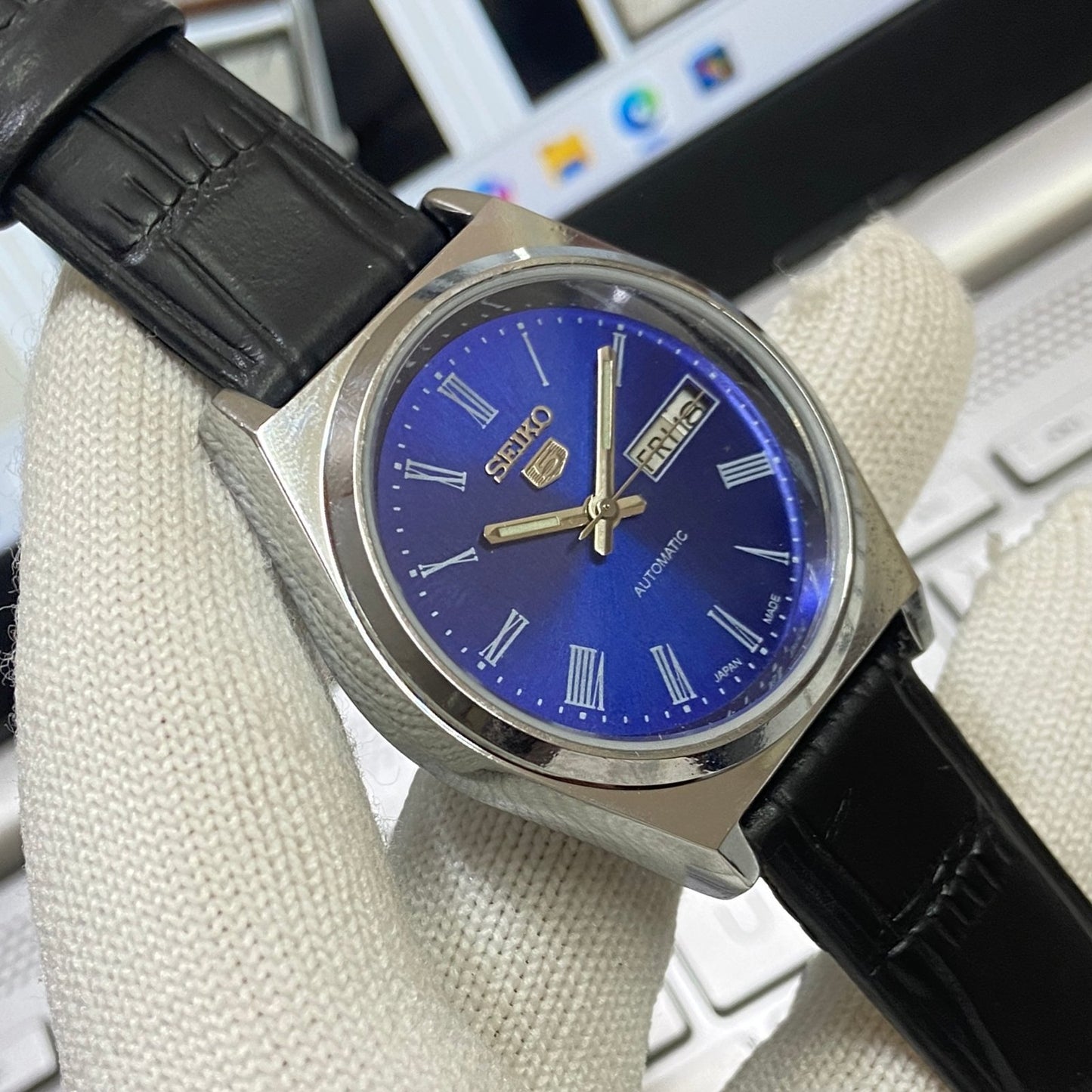 Vintage Seiko 5 Automatic17Jewels Cal. 6309 Blue Face Black Band Men's Wrist Watch SB27