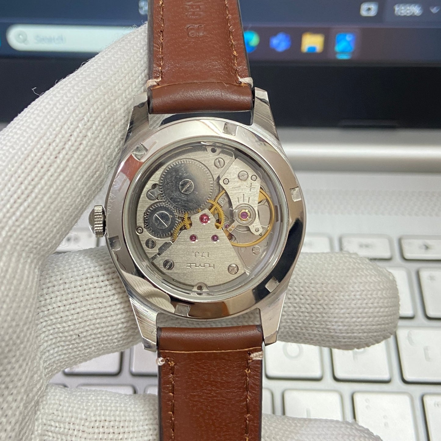 Vintage Mod HMT Jubilee Hand Winding 17 Jewels White Face Brown Band Men's Wrist Watch B02