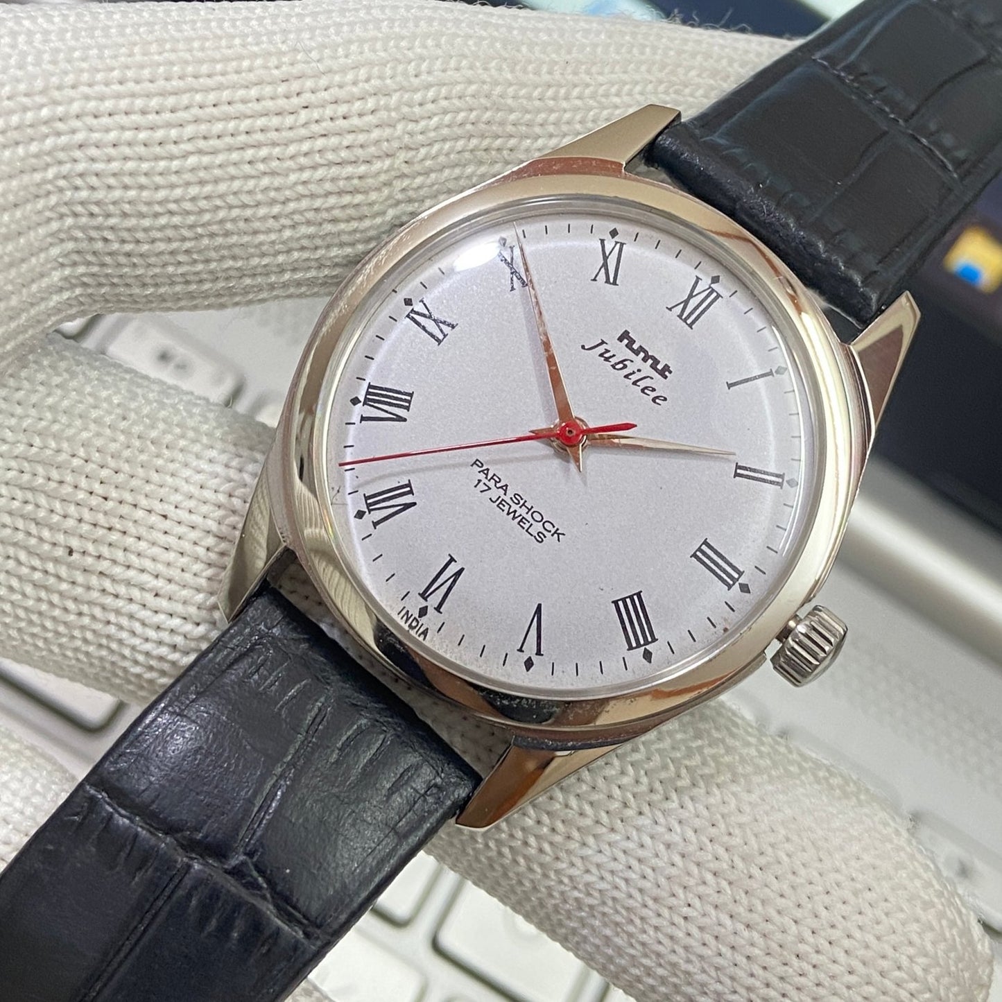 Vintage Mod HMT Jubilee Hand Winding 17 Jewels White Face Black Band Men's Wrist Watch B03