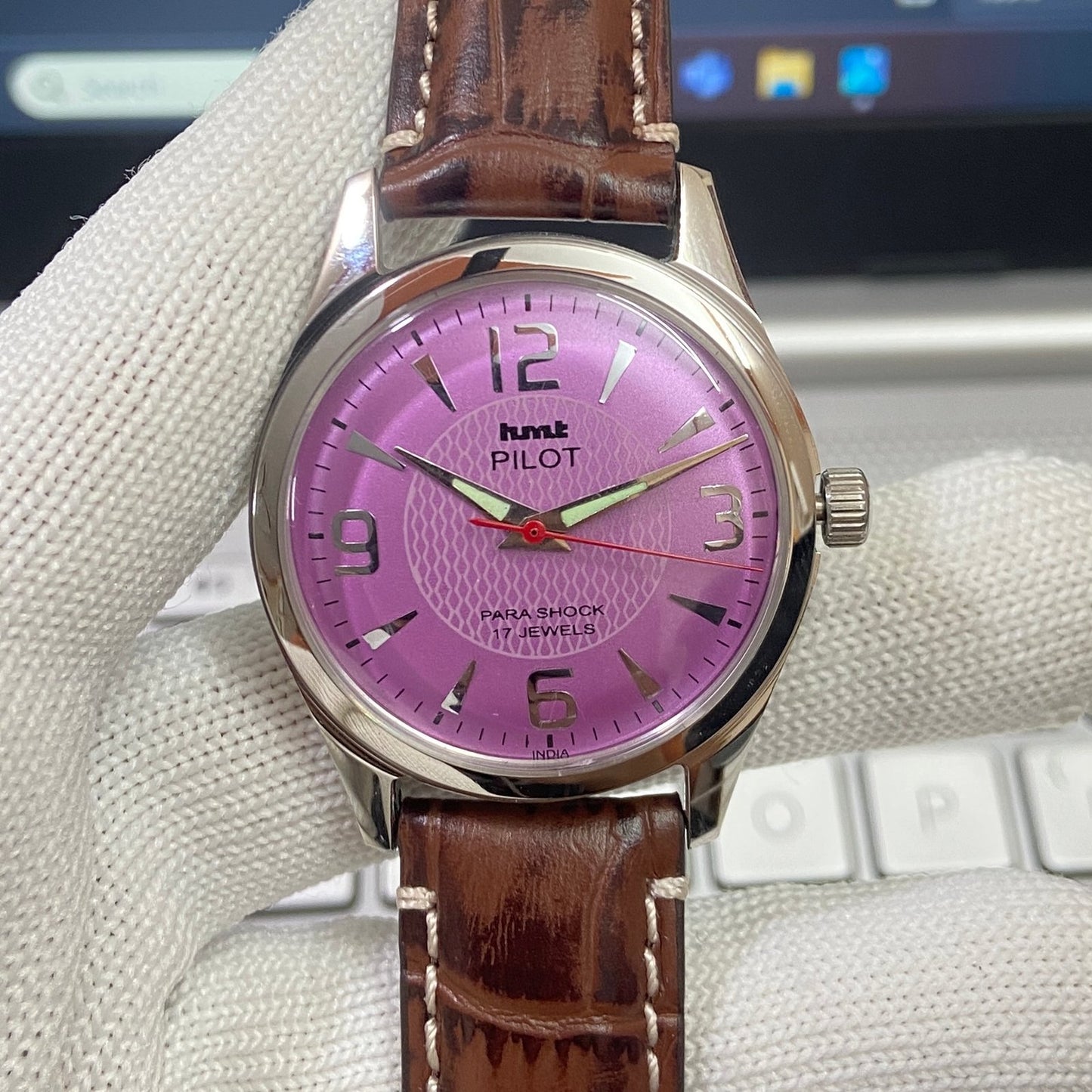 Vintage Mod HMT Pilot Hand Winding 17 Jewels Purple Face Brown Band Men's Wrist Watch B05