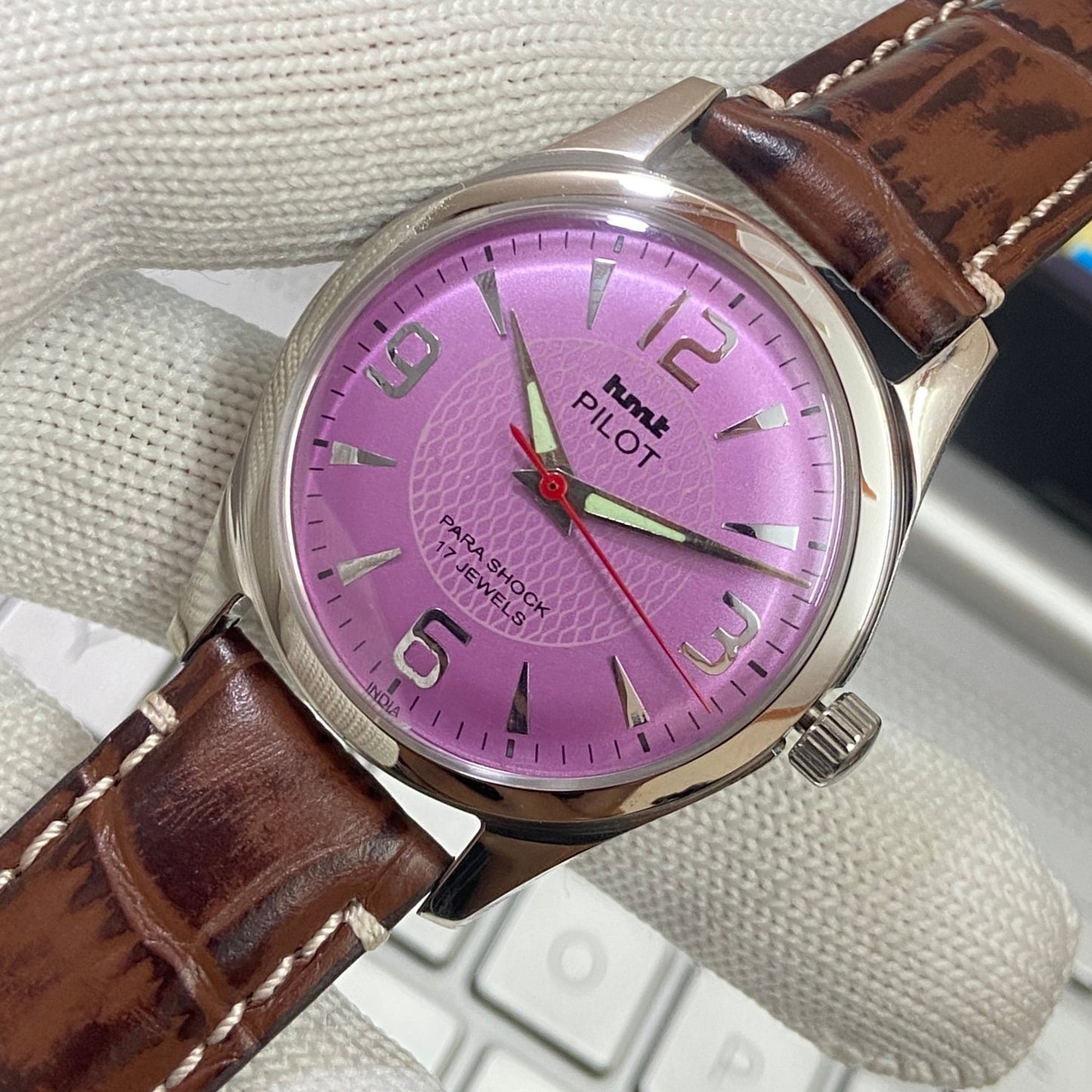 Vintage Mod HMT Pilot Hand Winding 17 Jewels Purple Face Brown Band Men's Wrist Watch B05