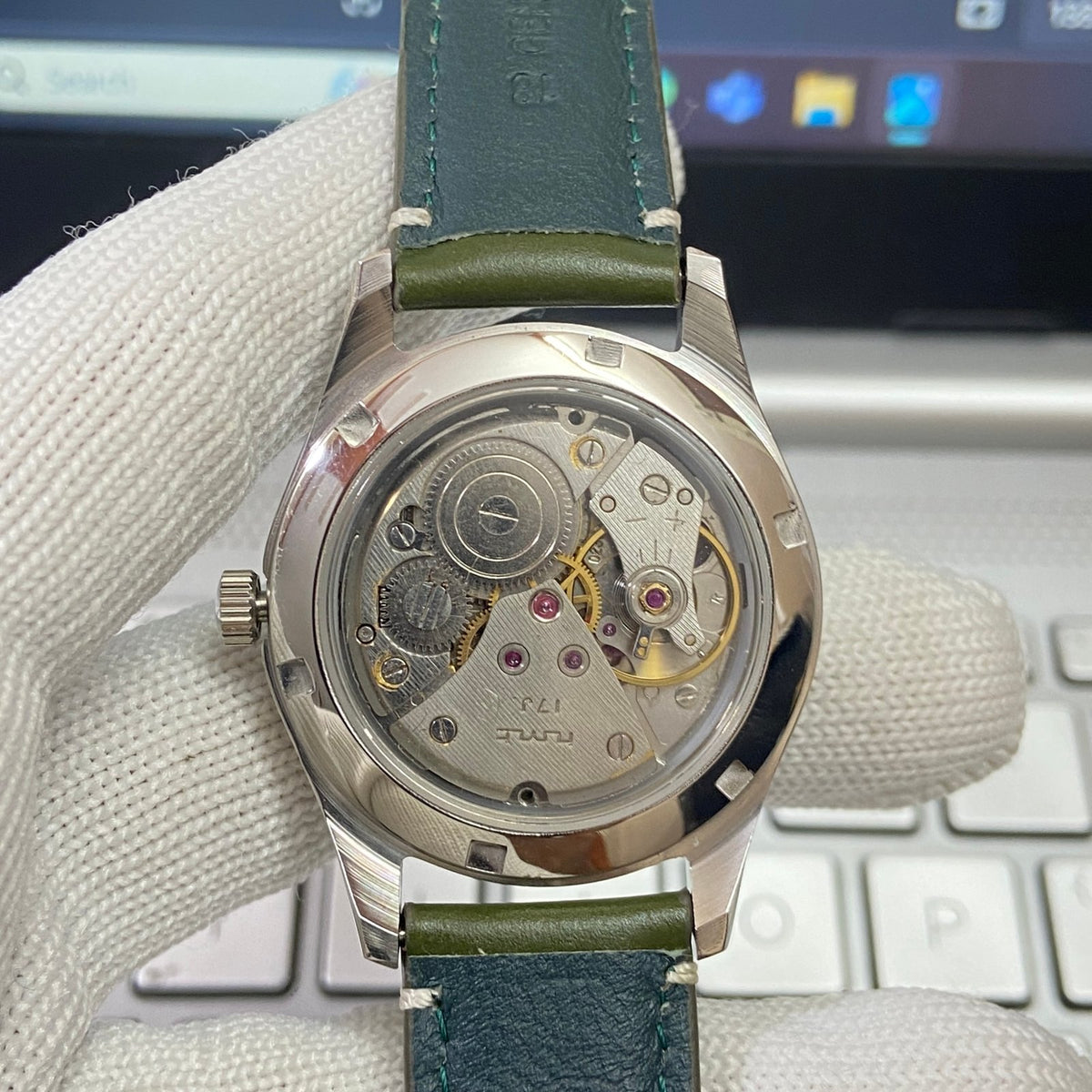 Vintage MOD HMT Jawan Hand Winding 17 Jewels Blue Face Green Band Men's Wrist Watch B12