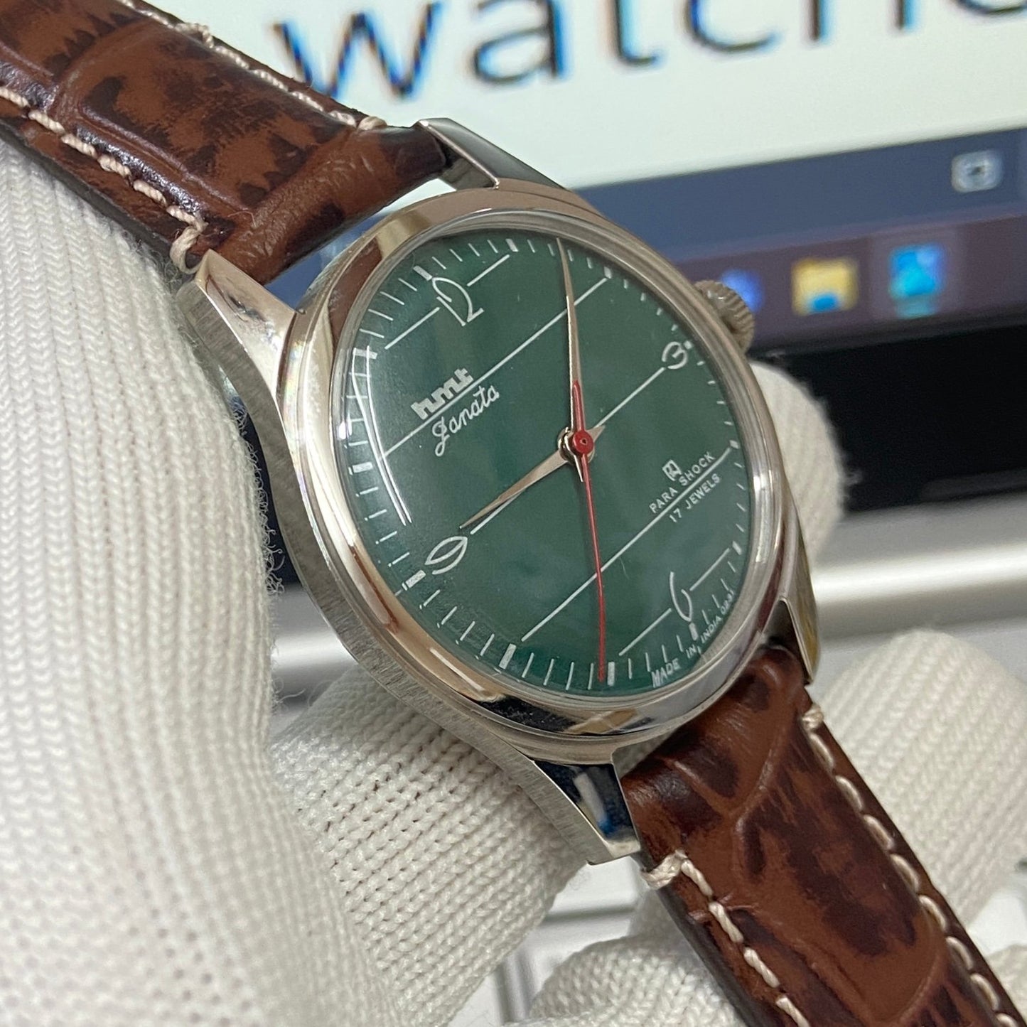 Vintage HMT Janata Hand Winding 17 Jewels Green Face Brown Band Men's Wrist Watch B29