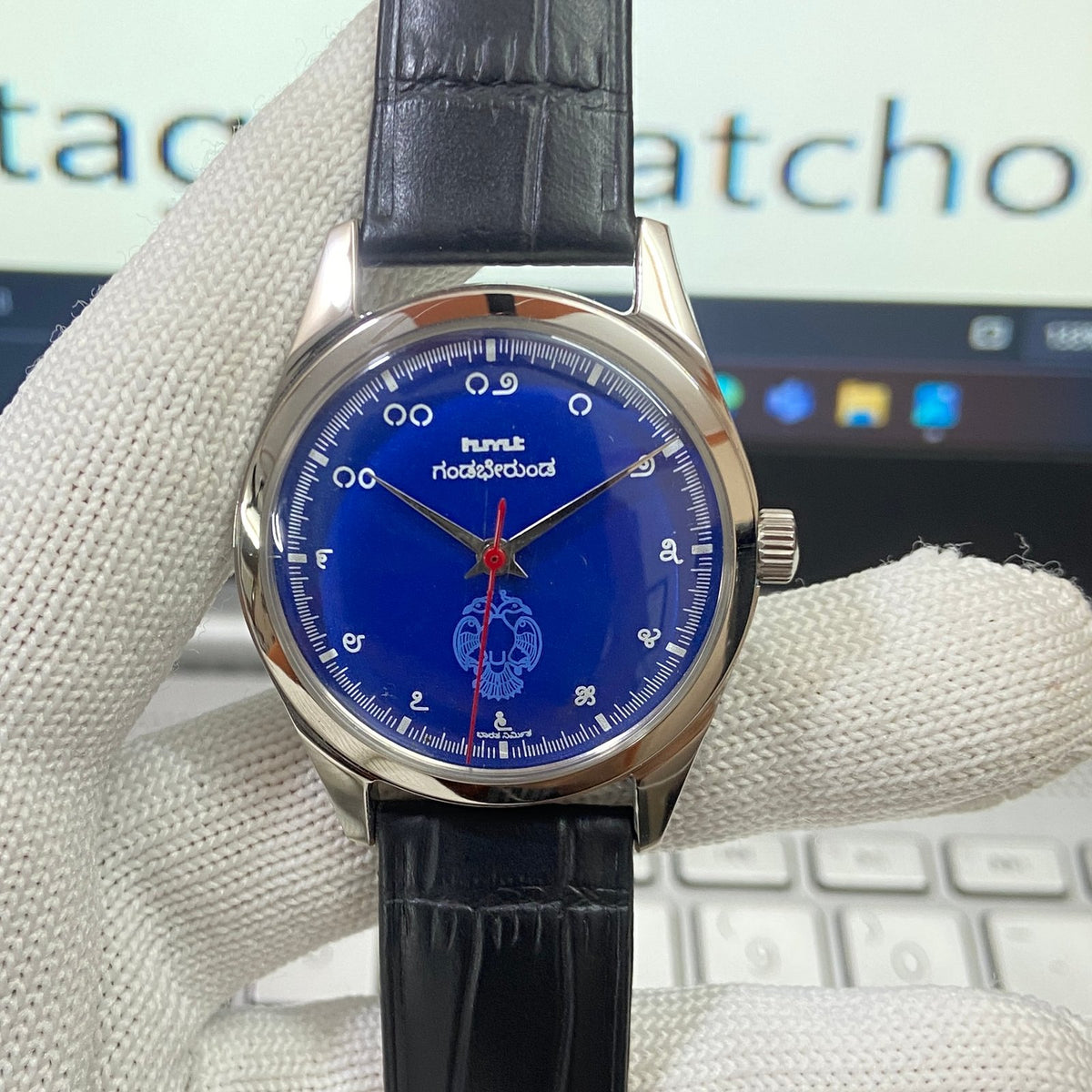 Vintage MOD HMT Gandaberunda Hand Winding 17 Jewels Blue Face Black Band Men's Wrist Watch B40