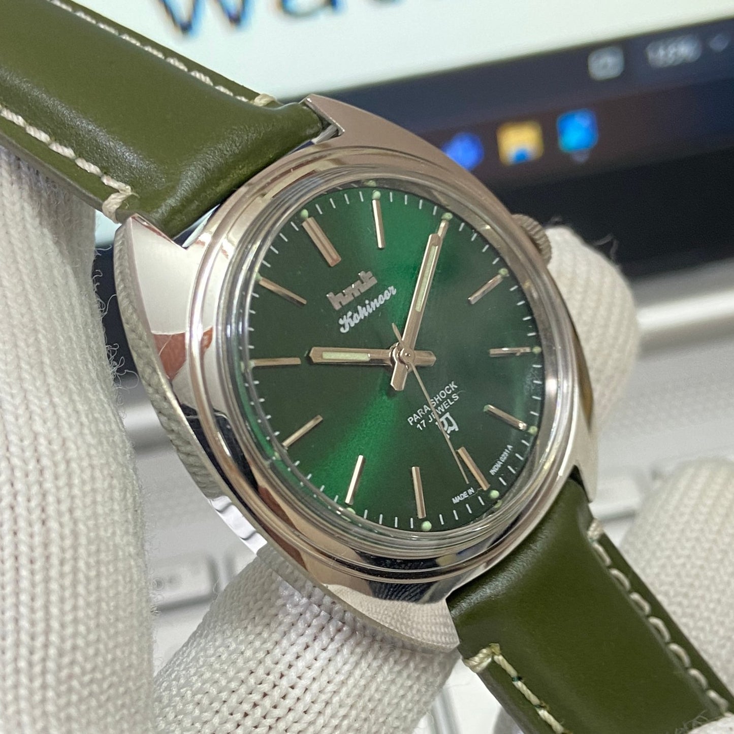 Vintage HMT Kohinoor Hand Winding 17 Jewels Green Face Green Band Men's Wrist Watch B50