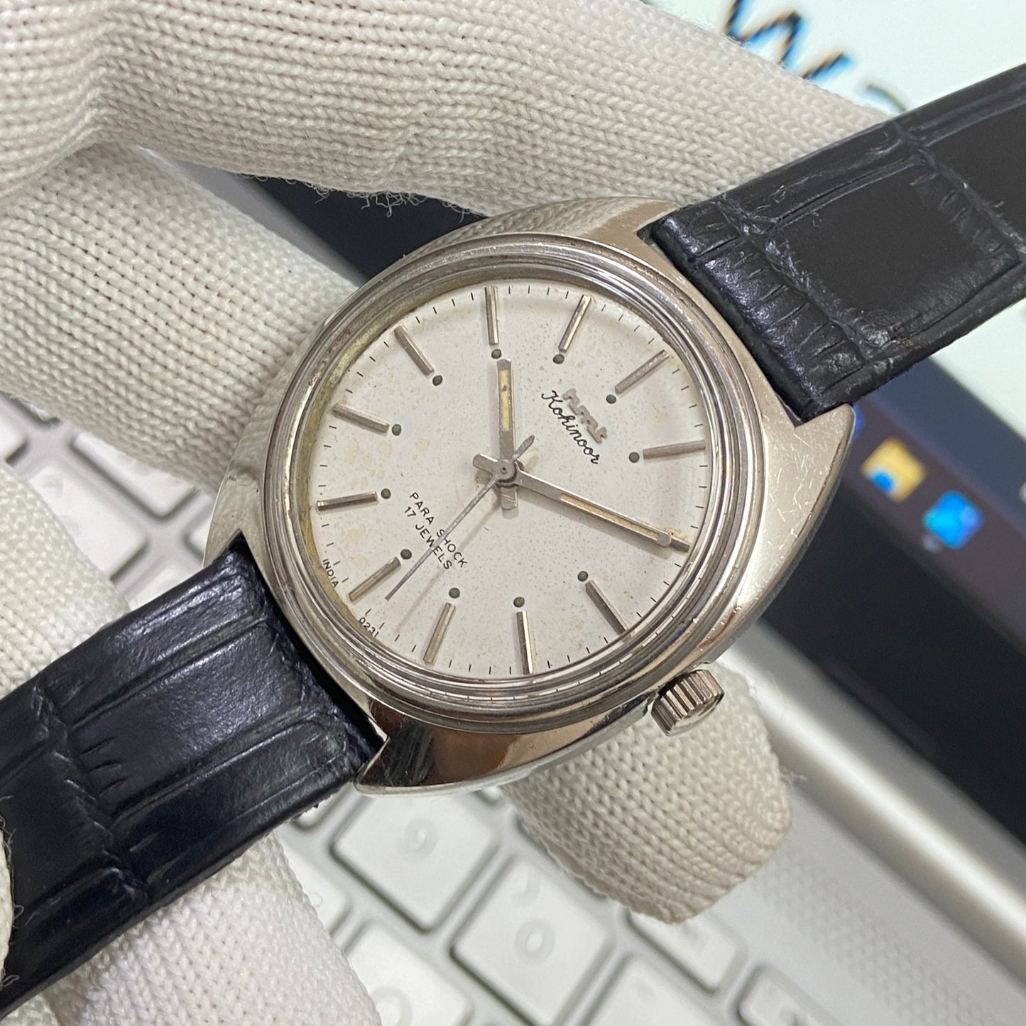 Vintage HMT Kohinoor Hand Winding 17 Jewels White Face Black Band Men's Wrist Watch B53