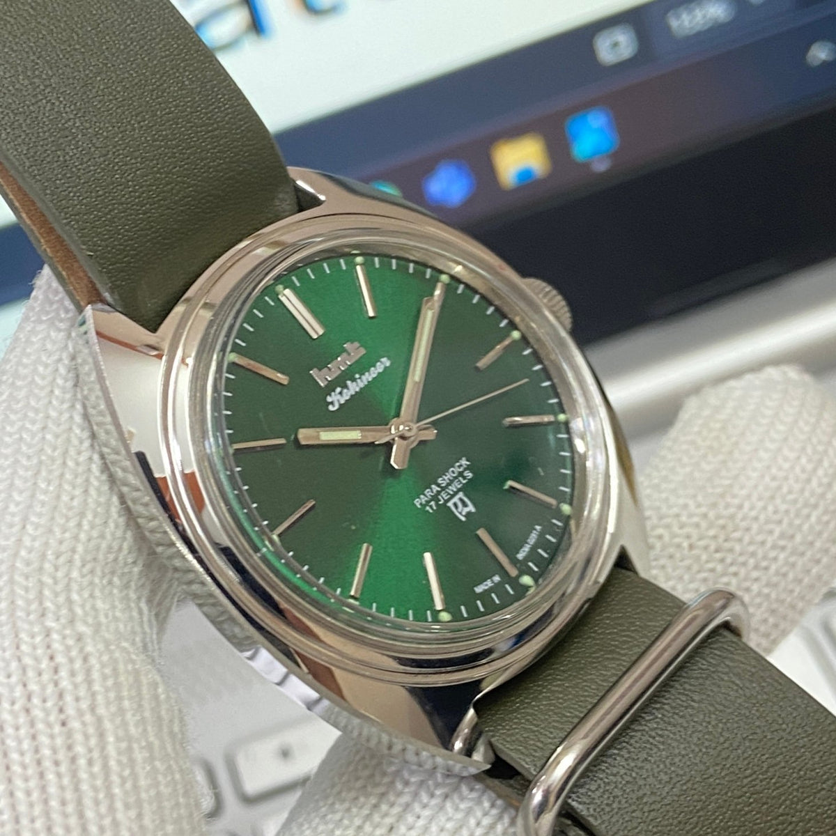 Vintage MOD HMT Kohinoor Hand Winding 17 Jewels Green Face Green Nato Band Men's Wrist Watch B55