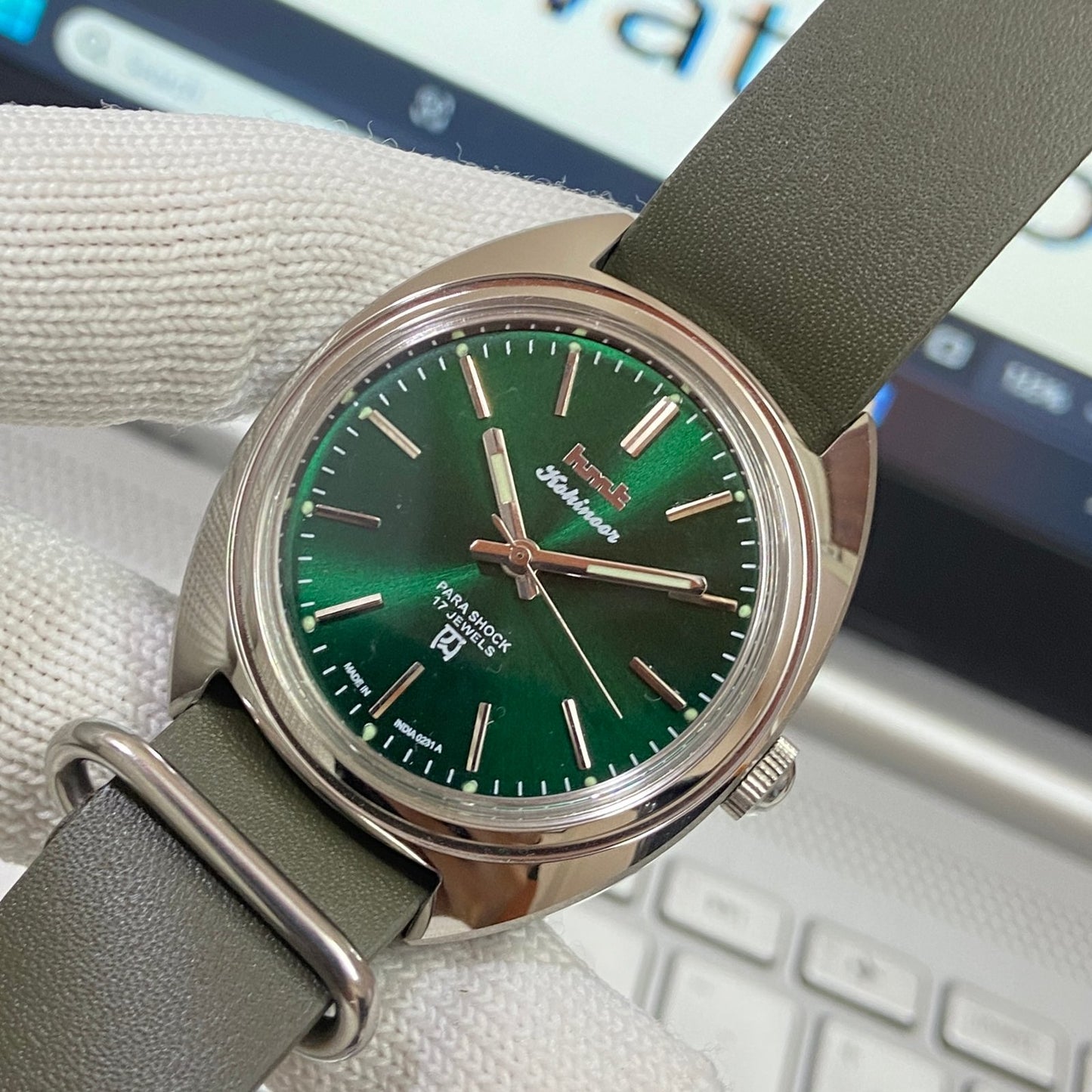 Vintage HMT Kohinoor Hand Winding 17 Jewels Green Face Green Nato Band Men's Wrist Watch B55