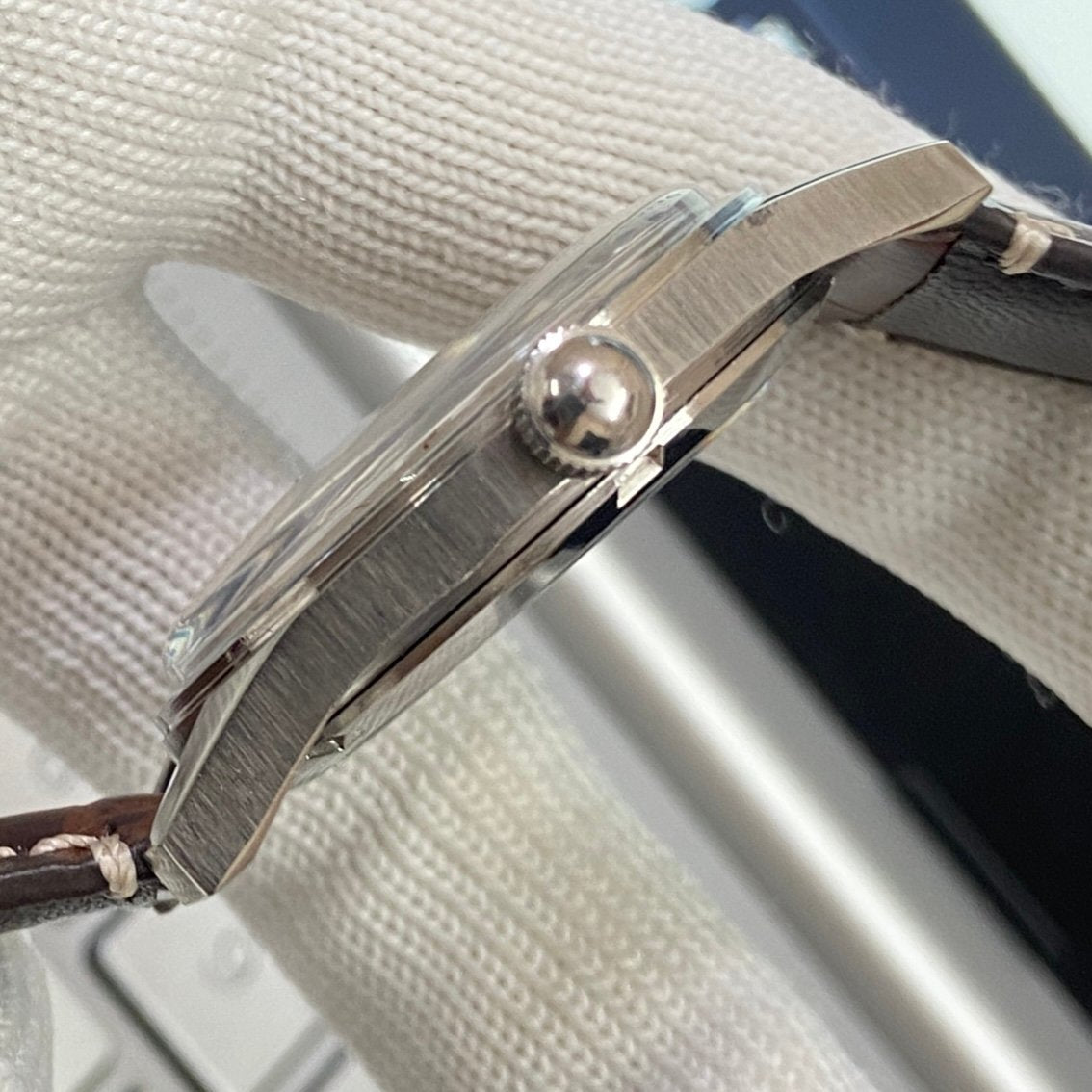 Vintage HMT Sherpa Hand Winding 17 Jewels Silver Face Brown Band Men's Wrist Watch B62