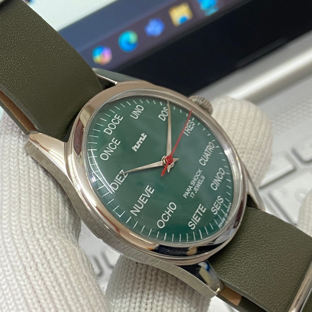 Vintage HMT Spanish Hand Winding 17 Jewels Green Face Green Nato Band Men's Wrist Watch B66