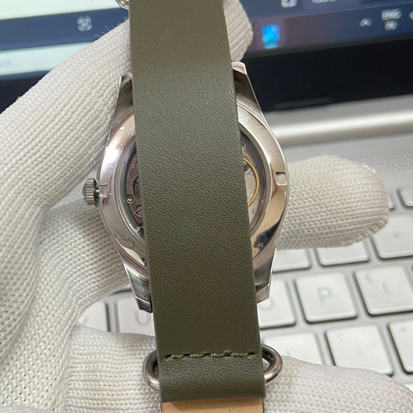 Vintage HMT Spanish Hand Winding 17 Jewels Green Face Green Nato Band Men's Wrist Watch B66