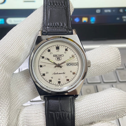 Vintage Seiko 5 Automatic Cal. 6309 white Face Black Band B76