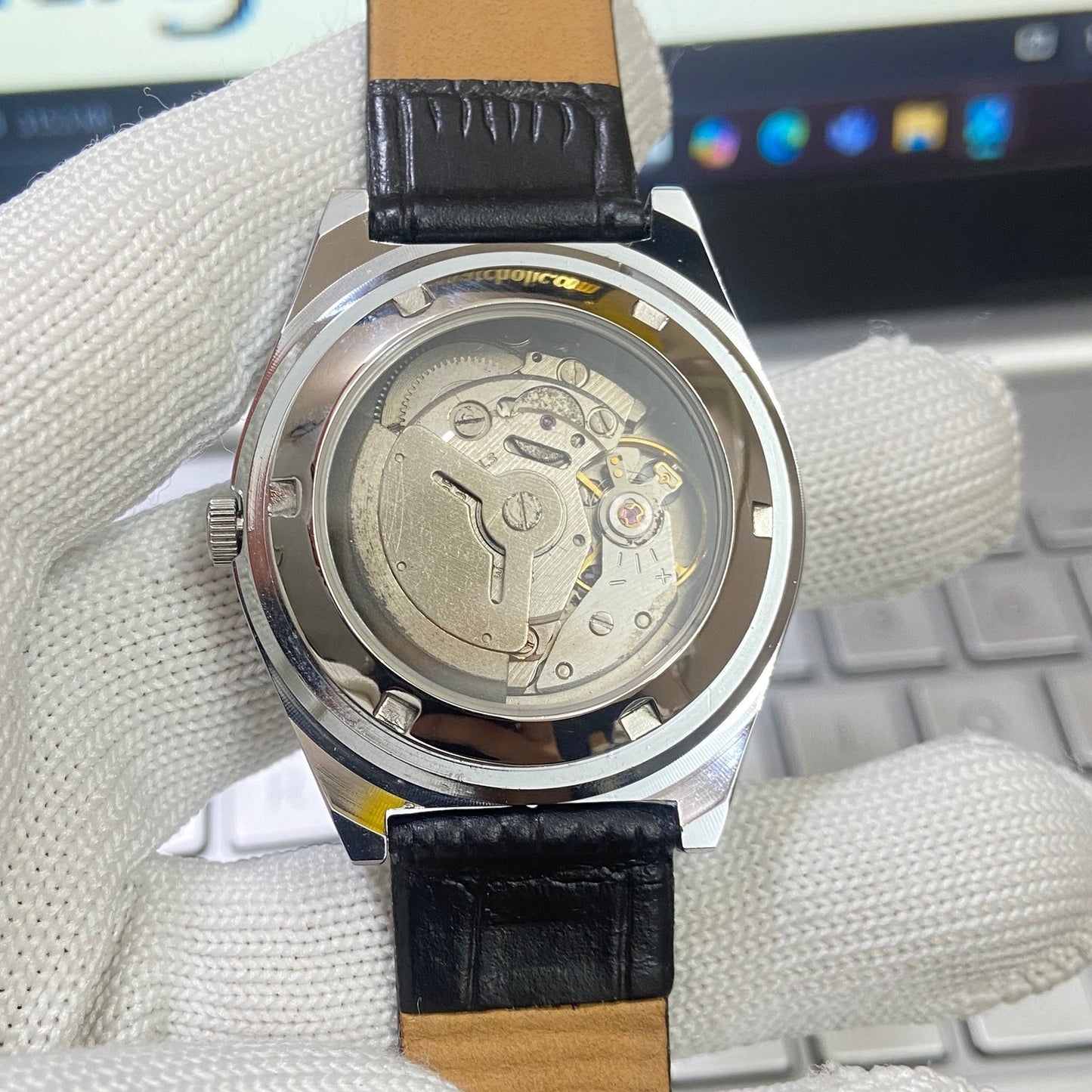 Vintage Seiko 5 Automatic Cal. 6309 white Face Black Band B76