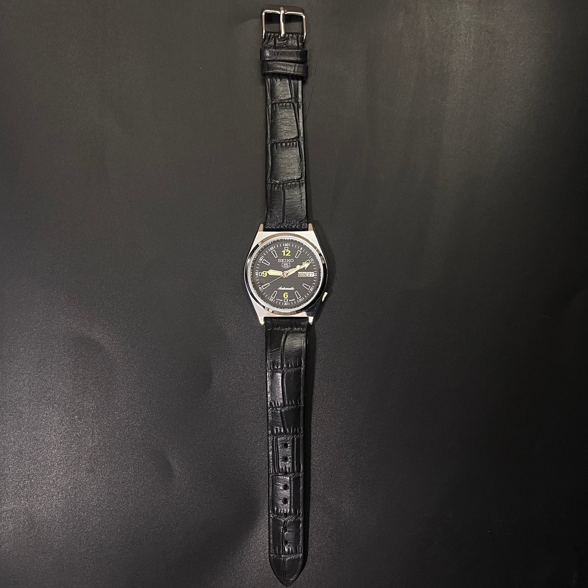 Vintage MOD Seiko 5 Automatic 17 Jewels Cal. 6309 Black Face Black Band B77