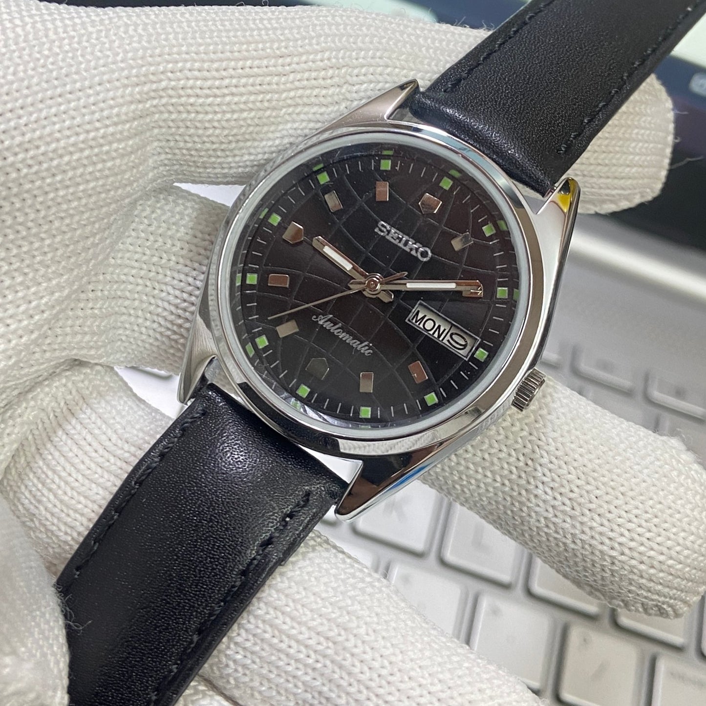 Vintage Seiko 5 Automatic 17 Jewels Cal. 6309 Black Face Black Band B78