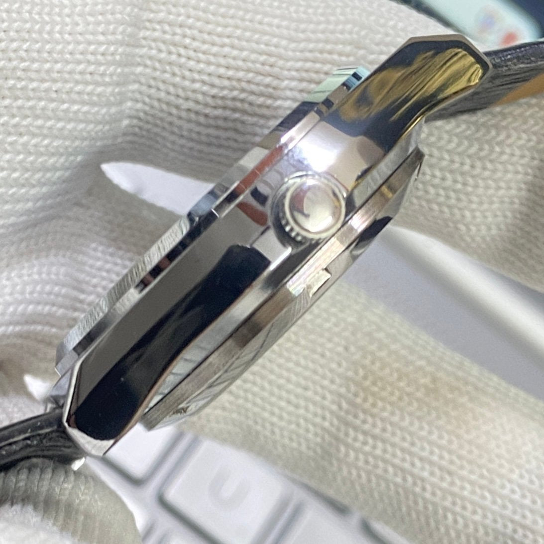 Vintage Seiko 5 Automatic 17 Jewels Cal. 6309 Black Face Black Band B79