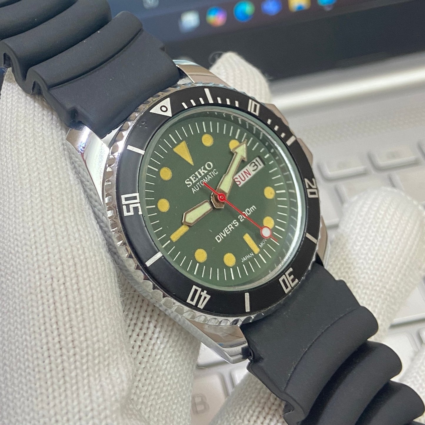Vintage Seiko Diver Automatic Cal. 6309 17 Jewels Green Face Black Silicone Strap Rotating Bezel Men's Wrist Watch C01