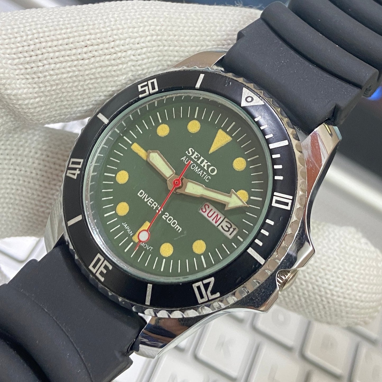 Vintage Seiko Diver Automatic Cal. 6309 17 Jewels Green Face Black Silicone Strap Rotating Bezel Men's Wrist Watch C01