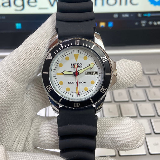 Vintage Seiko Diver Automatic Cal. 6309 17 Jewels White Face Black Silicone Strap Rotating Bezel Men's Wrist Watch C02