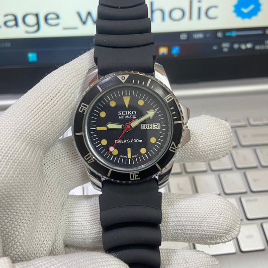 Vintage Seiko Diver Automatic Cal. 6309 17 Jewels Black Face Black Silicone Strap Rotating Bezel Men's Wrist Watch C03
