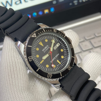 Vintage Seiko Diver Automatic Cal. 6309 17 Jewels Black Face Black Silicone Strap Rotating Bezel Men's Wrist Watch C03