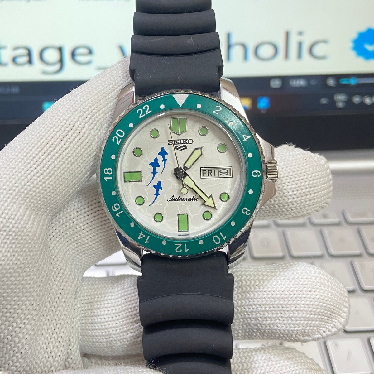 Vintage MOD Seiko Diver Automatic Cal. 6309 17 Jewels White Face Black Silicone Strap Rotating Bezel Men's Wrist Watch C04