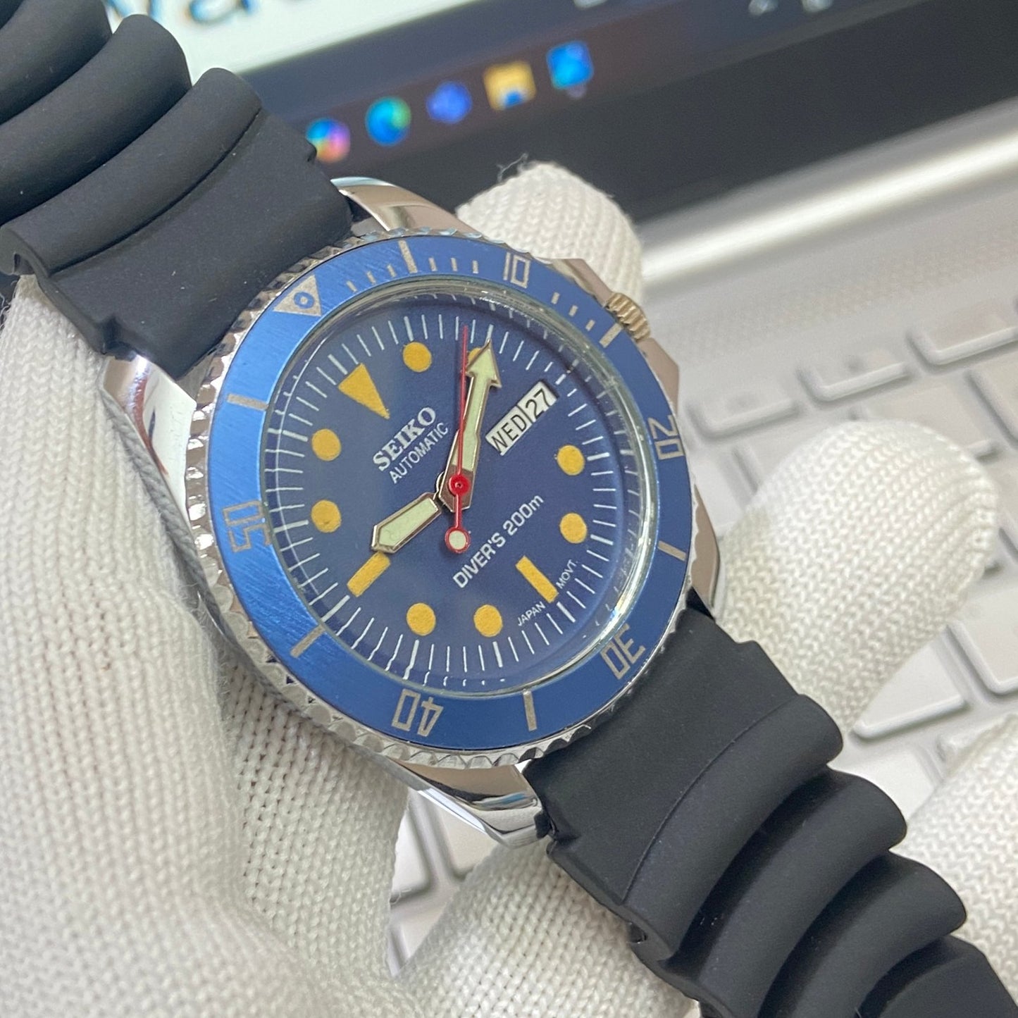 Vintage Seiko Diver Automatic Cal. 6309 17 Jewels Blue Face Black Silicone Strap Rotating Bezel Men's Wrist Watch C06