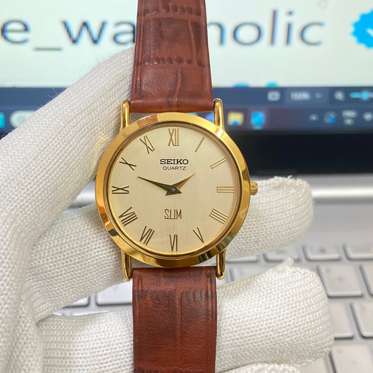 Vintage Seiko Slim Quartz Golden Face Brown Band Men's Wrist Watch C16