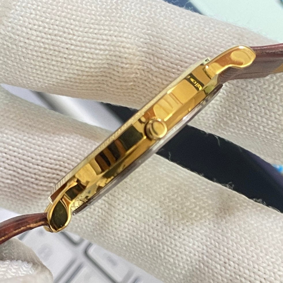 Vintage Seiko Slim Quartz Golden Face Brown Band Men's Wrist Watch C16
