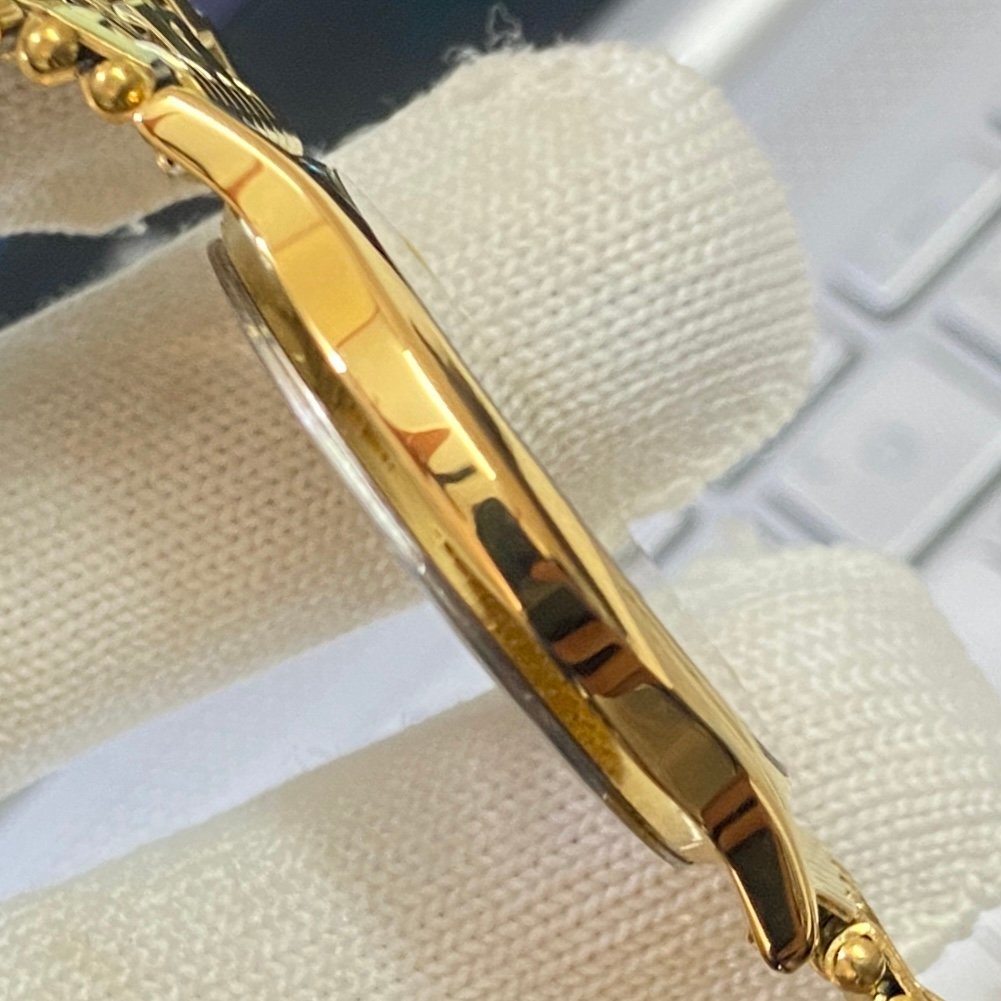 Vintage Seiko Slim Quartz Blue Face Golden Looser Chain Not Adjustable Men's Wrist Watch C20