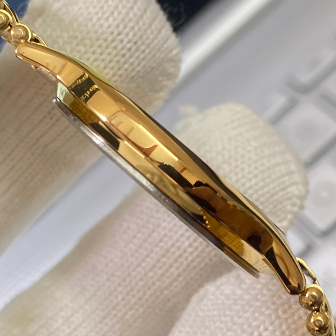 Vintage Seiko Slim Quartz Black Face Golden Looser Chain Not Adjustable Men's Wrist Watch C22