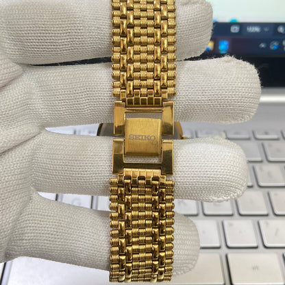 Vintage Seiko Slim Quartz Black Face Golden Looser Chain Not Adjustable Men's Wrist Watch C22