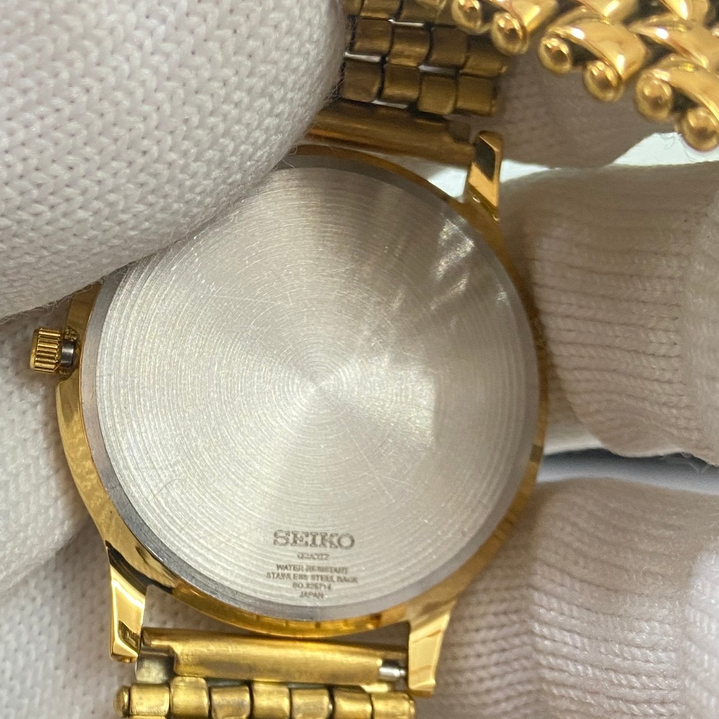 Vintage Seiko Slim Quartz Golden Face Golden Looser Chain Not Adjustable Men's Wrist Watch C23