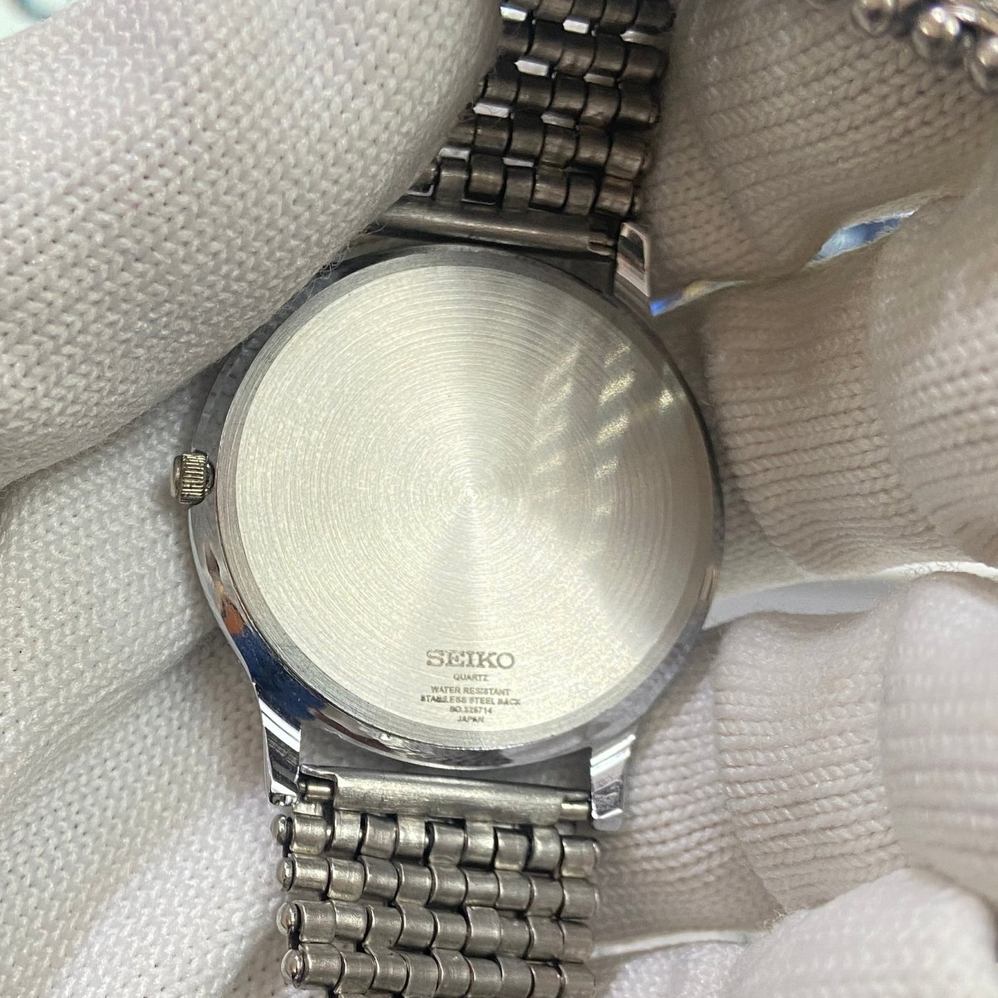 Vintage Seiko Slim Quartz Red Face Silver Looser Chain Not Adjustable Men's Wrist Watch C25