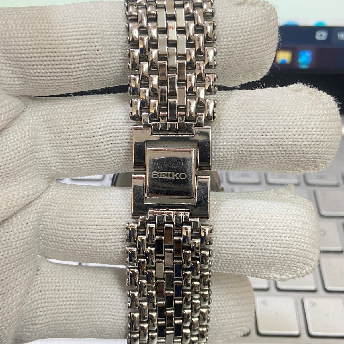 MOD Seiko Slim Quartz Red Face Silver Looser Chain Not Adjustable Men's Wrist Watch C25