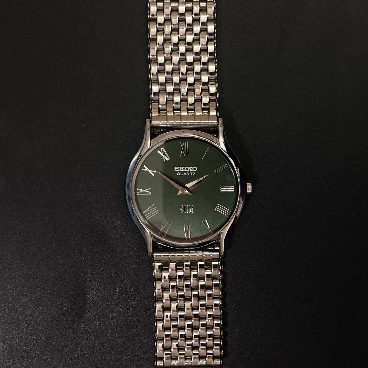 Vintage Seiko Slim Quartz Green Face Silver Looser Chain Not Adjustable Men's Wrist Watch C26