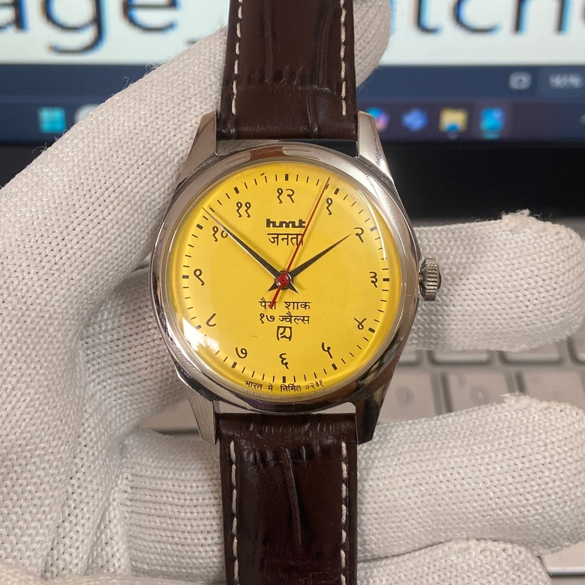 Vintage MOD HMT Devanagari Hand Winding 17 Jewels Yellow Face Brown Band Men's Wrist Watch C29