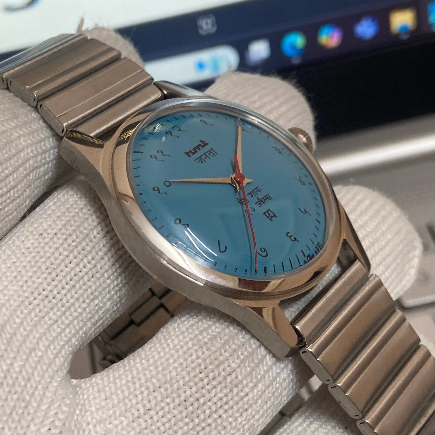 Vintage HMT Devanagari Hand Winding 17 Jewels Blue Face Men's Wrist Watch C37